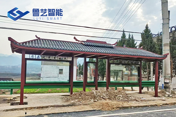 湖北仿古公交车候车亭竣工！山东鲁艺智能让古建韵味融入日常出行